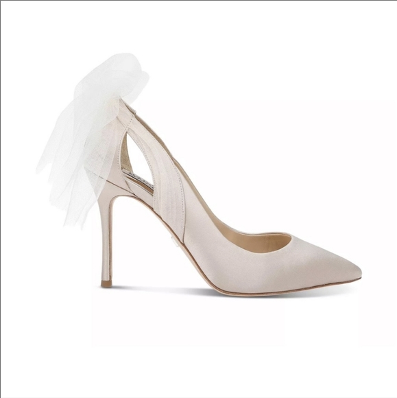 Badgley Mischka Kinsley Bow Heel's size 8 in satin nude - Picture 1 of 7